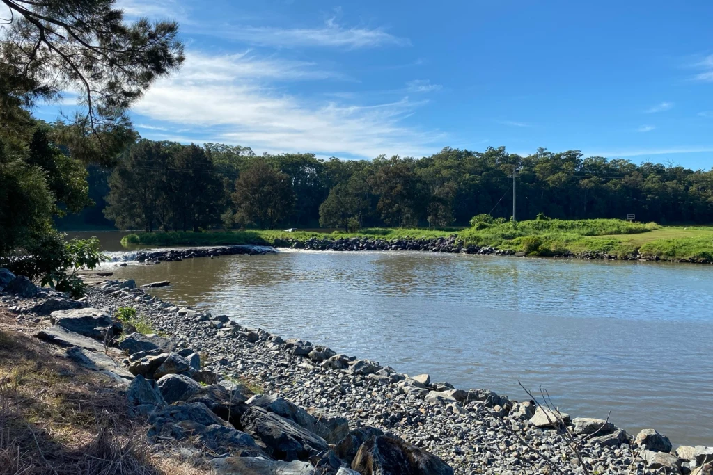 oxenford weir Coomera river fishing hot spot