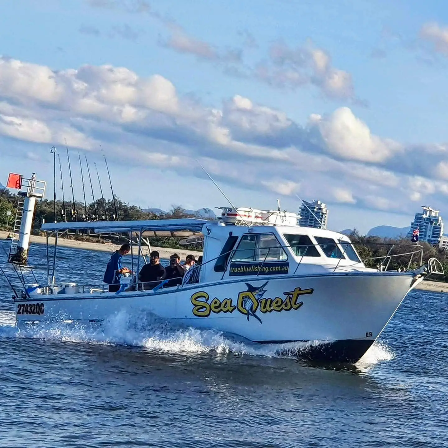 SeaQuest fishing charter boat Gold Coast – spacious 12-passenger vessel with smooth ride and onboard toilet.